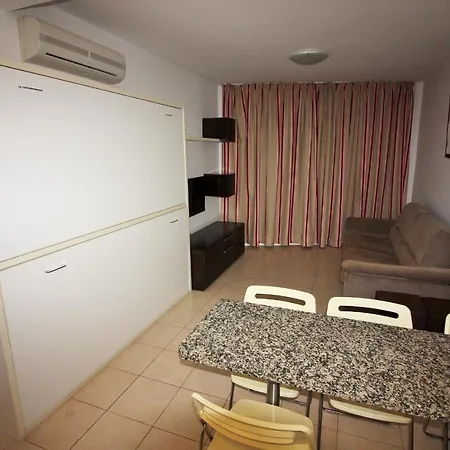 Apartment Arena Suites *